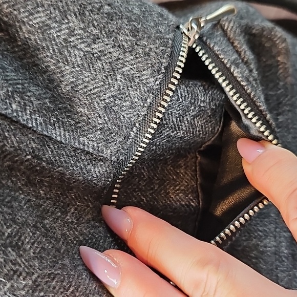 NEW BLACK WOOL TWEED AND LEATHER LONG SLEEVE MOTO JACKET - Picture 10 of 16